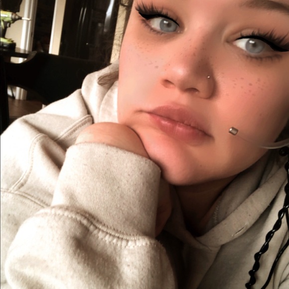 Meet your Posher, Violet - Picture 1 of 1